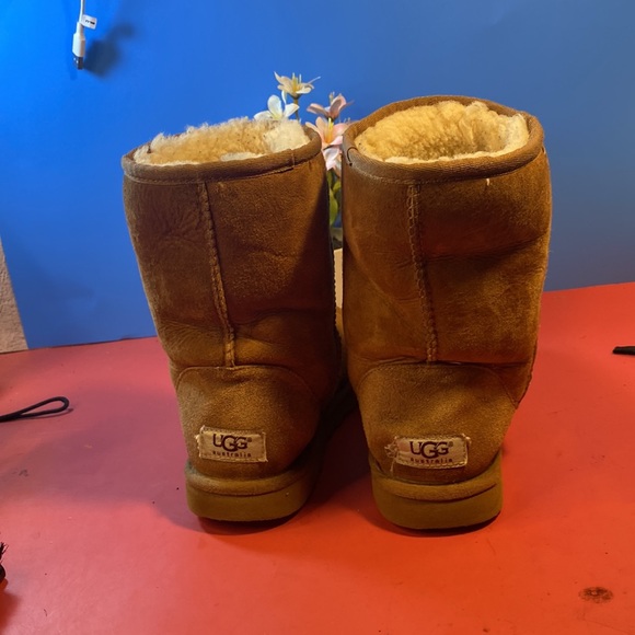 Ugg boots SZ 7 - Picture 3 of 7